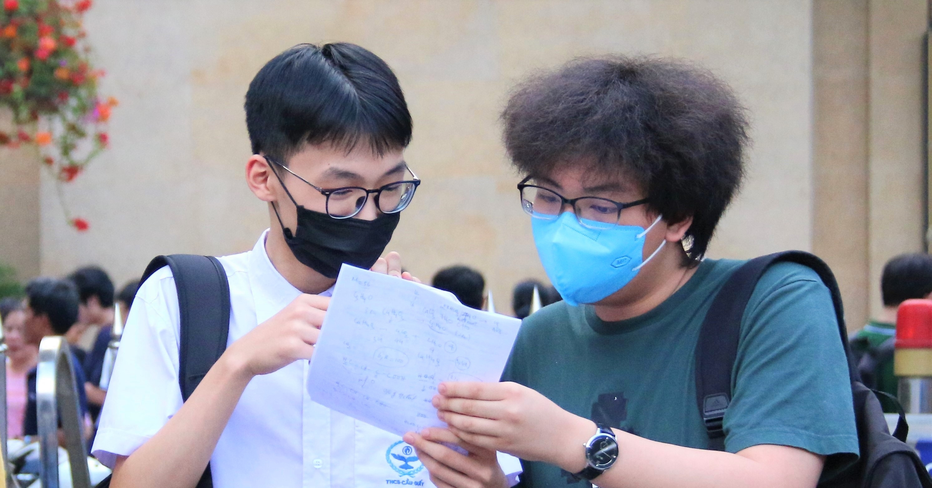 Đề Vật lý thi lớp 10 Trường THPT Chuyên Khoa học Tự nhiên năm 2025
