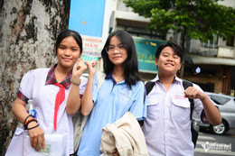 Giáo viên chỉ cách làm bài môn Toán thi lớp 10 TPHCM 2025 theo chương trình mới