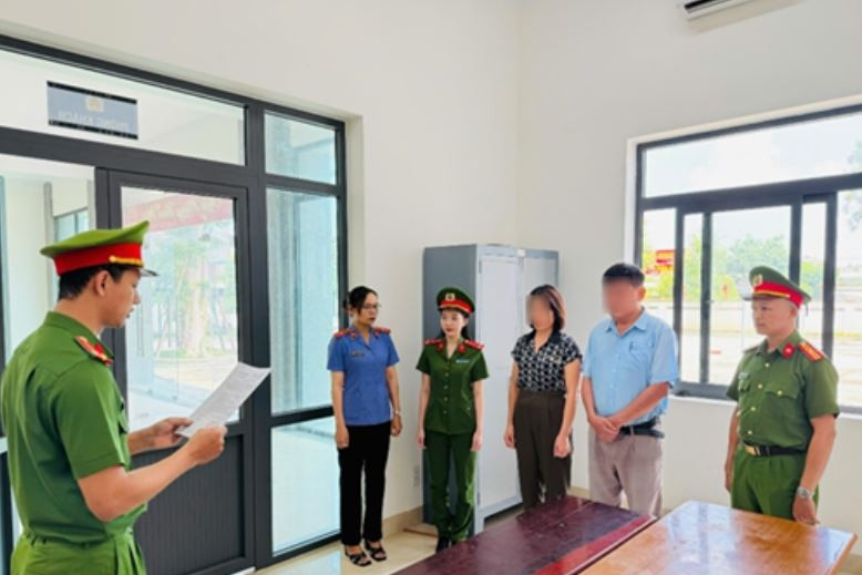 Loạt chủ tịch xã 'nhúng chàm' khi lợi dụng chức vụ để trục lợi