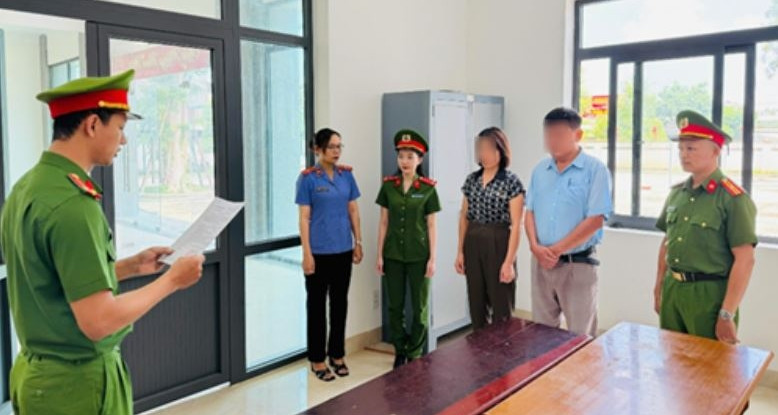 Loạt chủ tịch xã &amp;apos;nhúng chàm&amp;apos; khi lợi dụng chức vụ để trục lợi