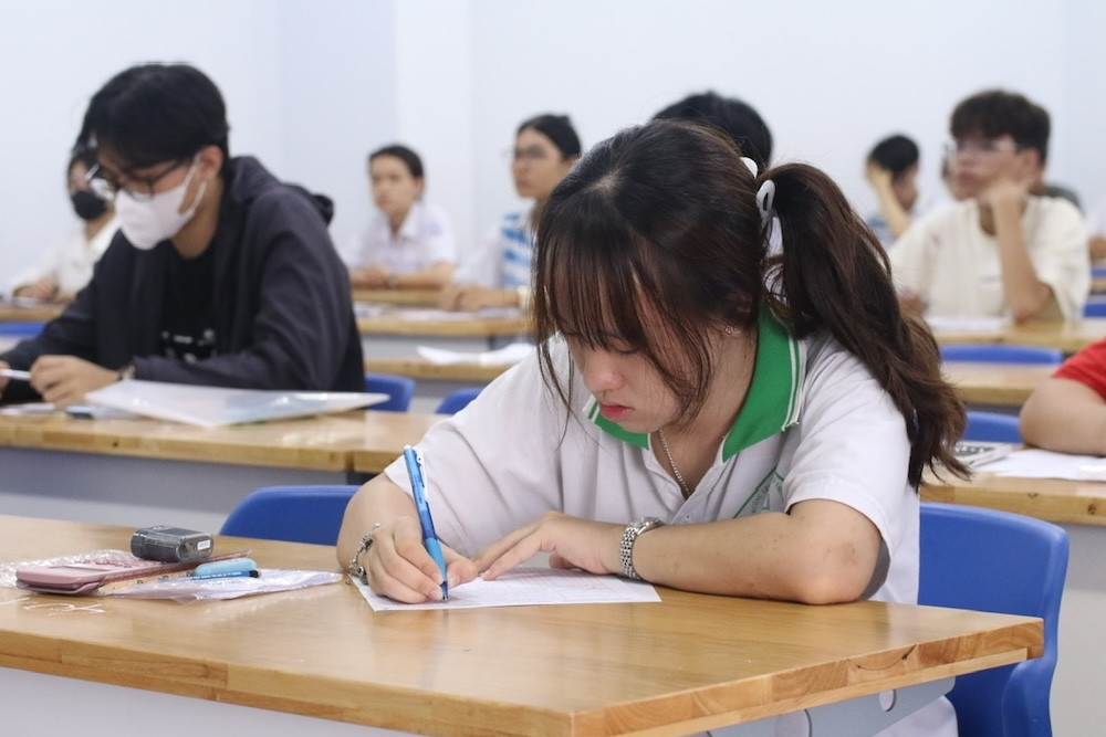 Lỗi của giám thị, hàng chục thí sinh 'mất oan' 30 phút làm bài thi vào đại học