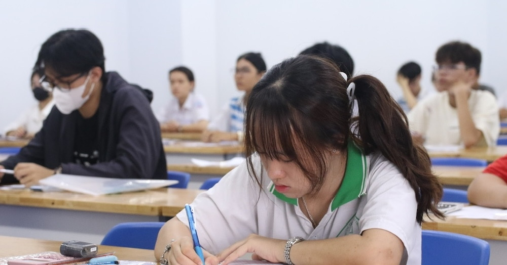 Lỗi của giám thị, hàng chục thí sinh 'mất oan' 30 phút làm bài thi vào đại học