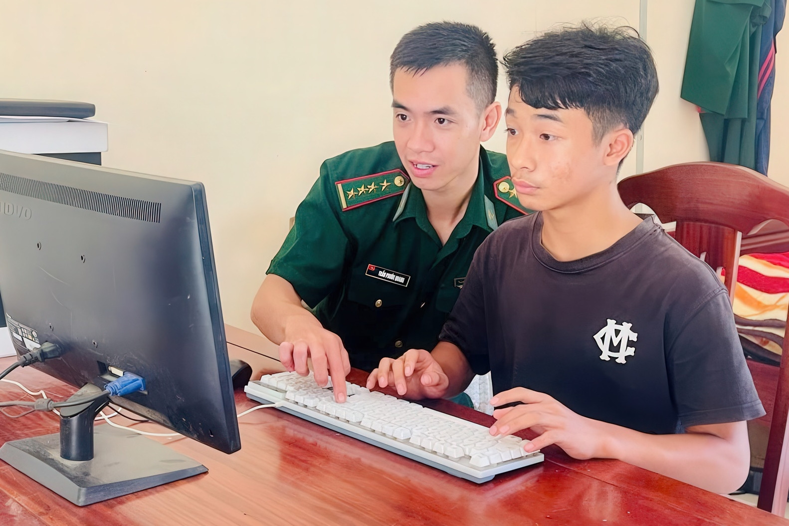 Những ‘người cha’ thầm lặng nơi biên cương