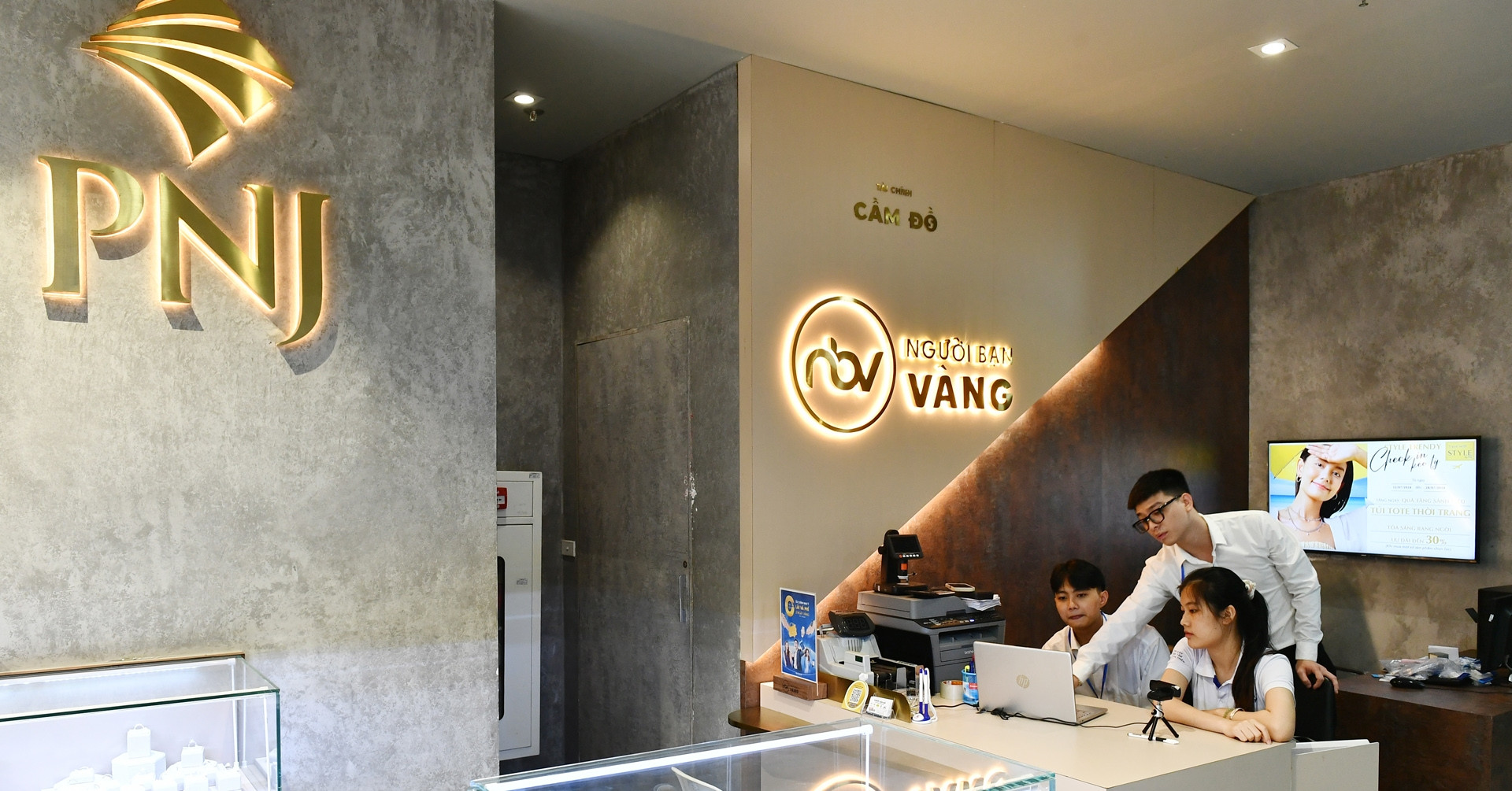 PNJ bị chuyển hồ sơ sang công an, giá cổ phiếu diễn biến thế nào?