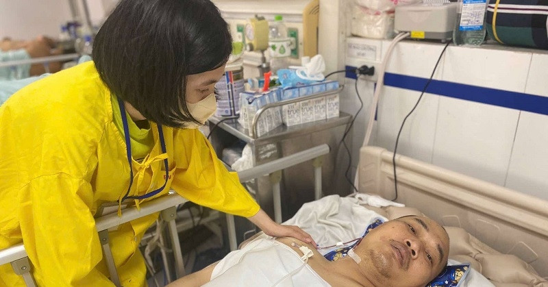 Vợ bán nhà cứu chồng tai nạn liệt người, 3 con nhỏ bơ vơ không chốn nương thân