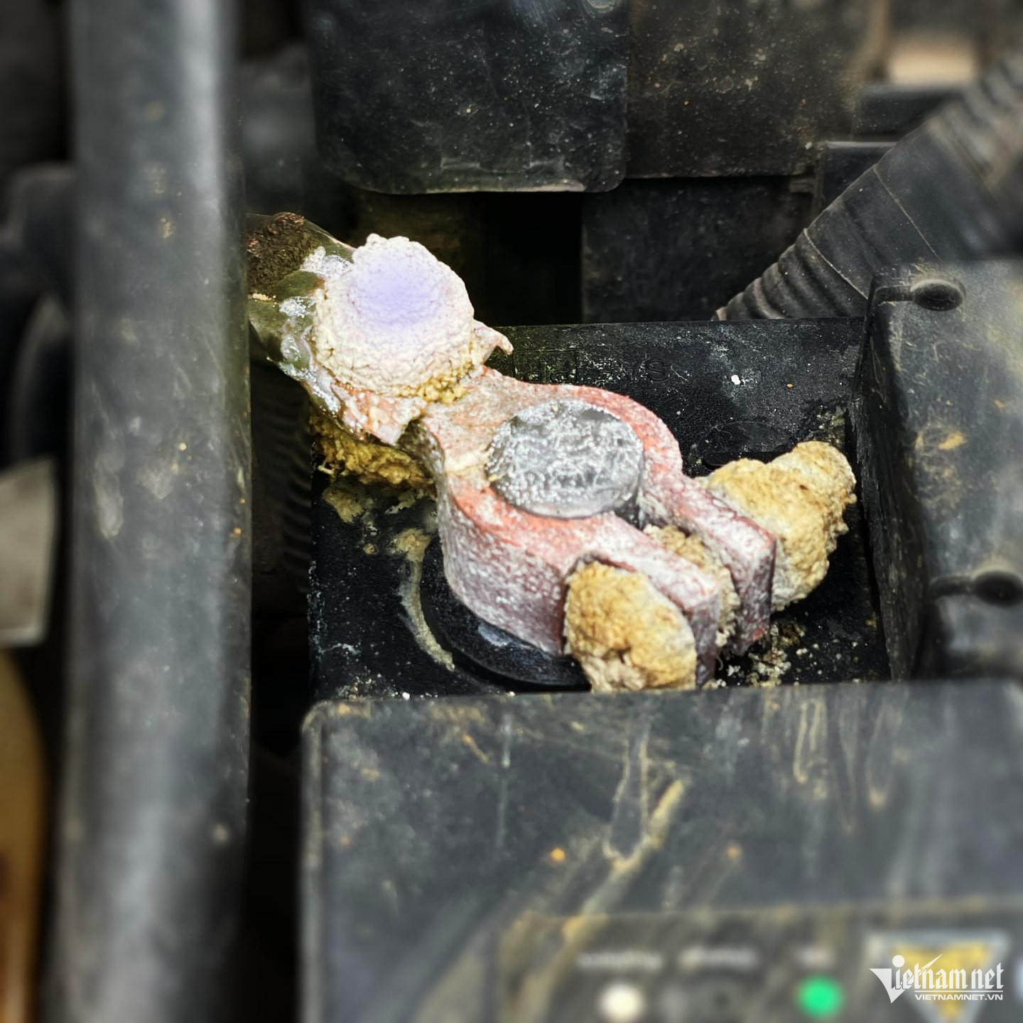 W-ắc quy bi moc.jpg