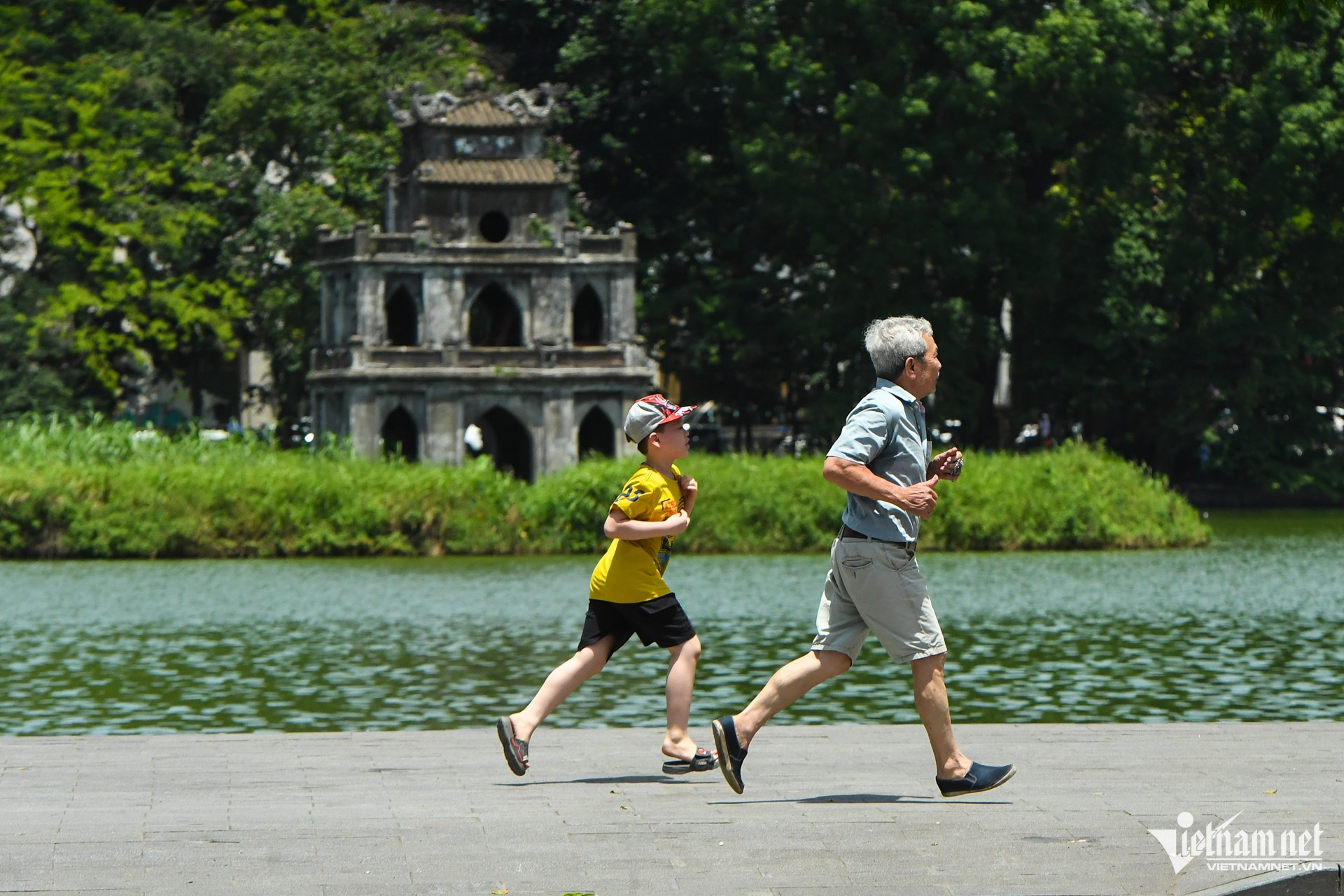 W-nang nong   hanoi   thoi tiet 3.jpg