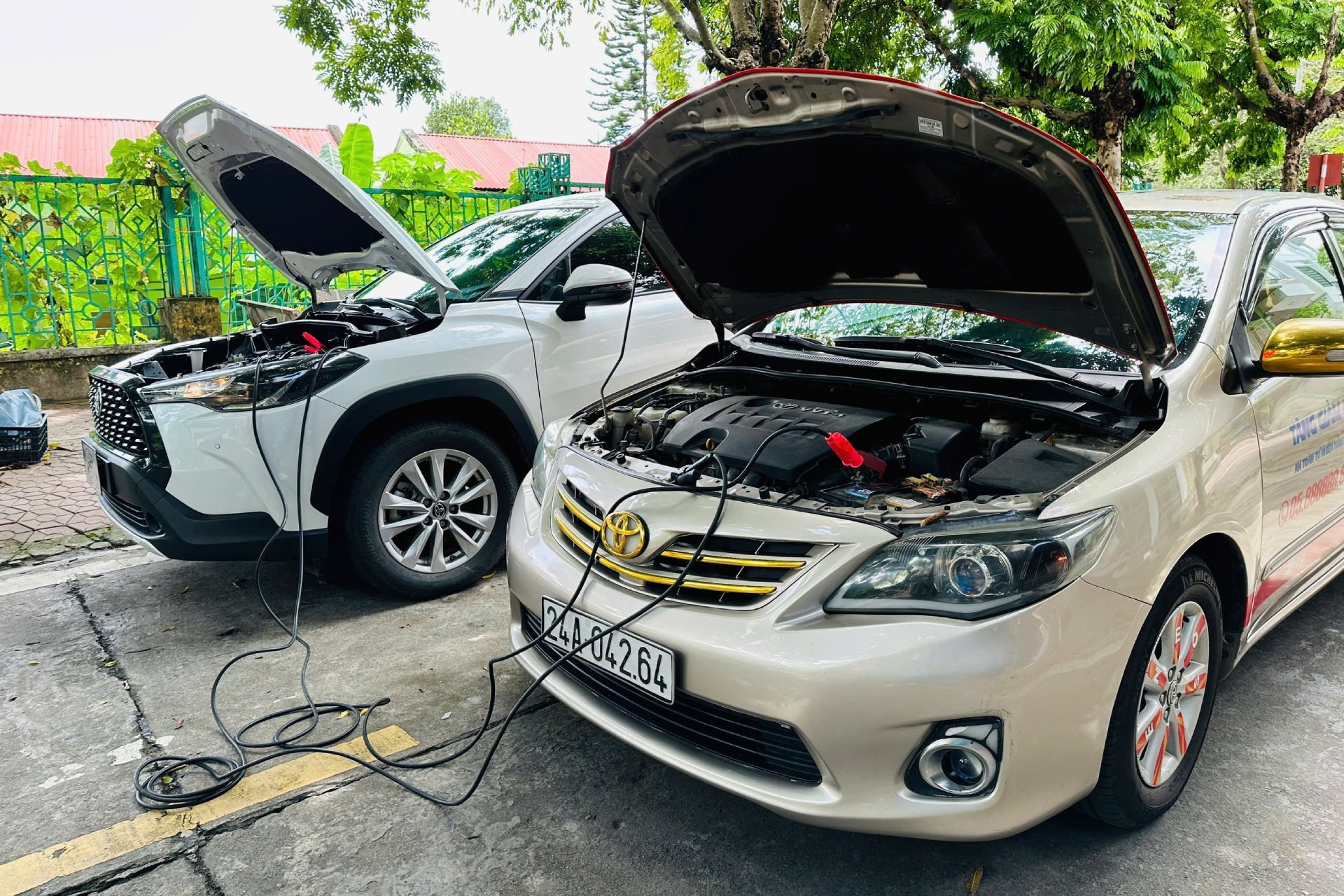 Xe không thể khởi động được vì ắc quy 'giở chứng', tài xế cần xử lý thế nào?