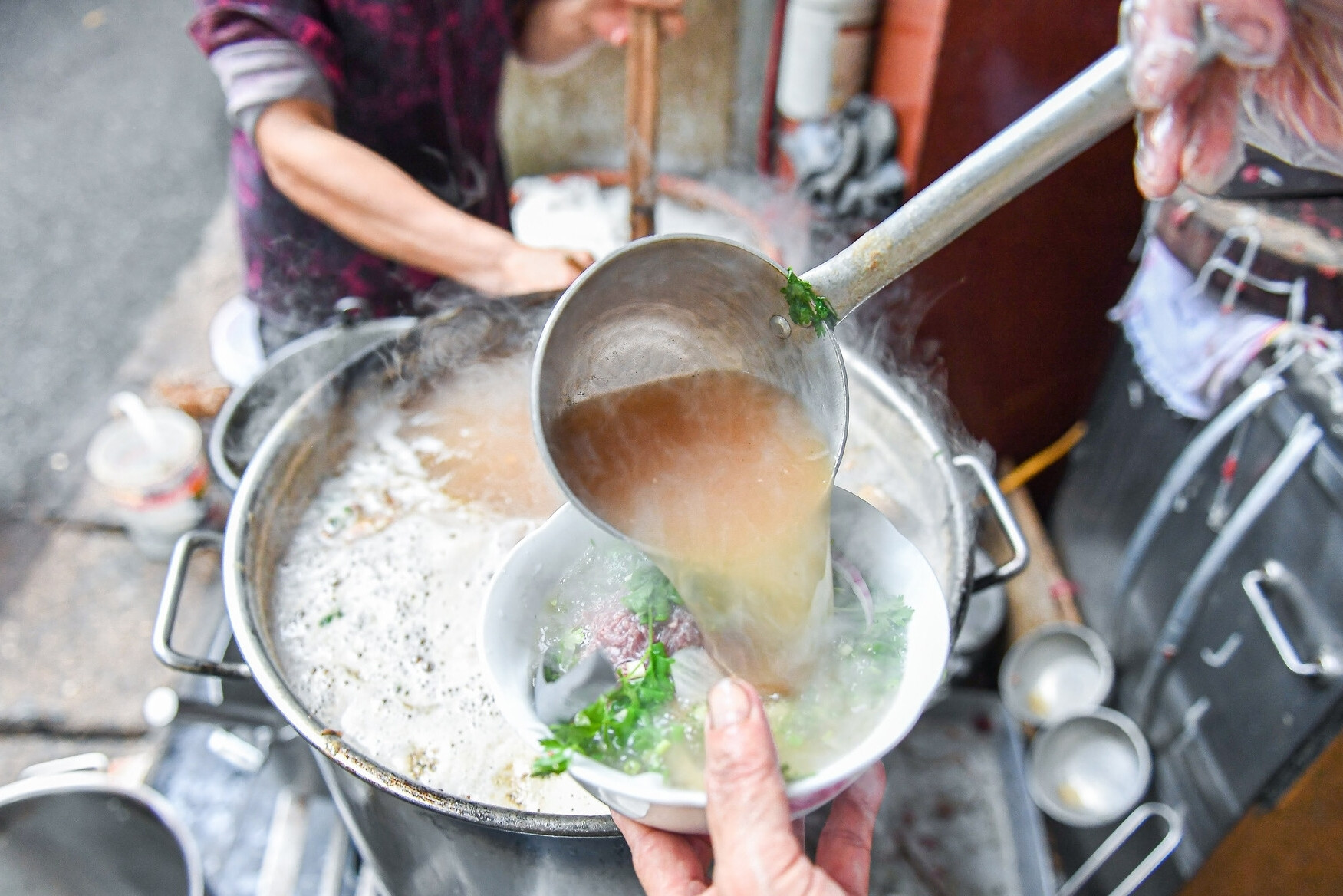 3 năm liền được Michelin Guide vinh danh, 4 quán phở ở Hà Nội vẫn gây tranh cãi