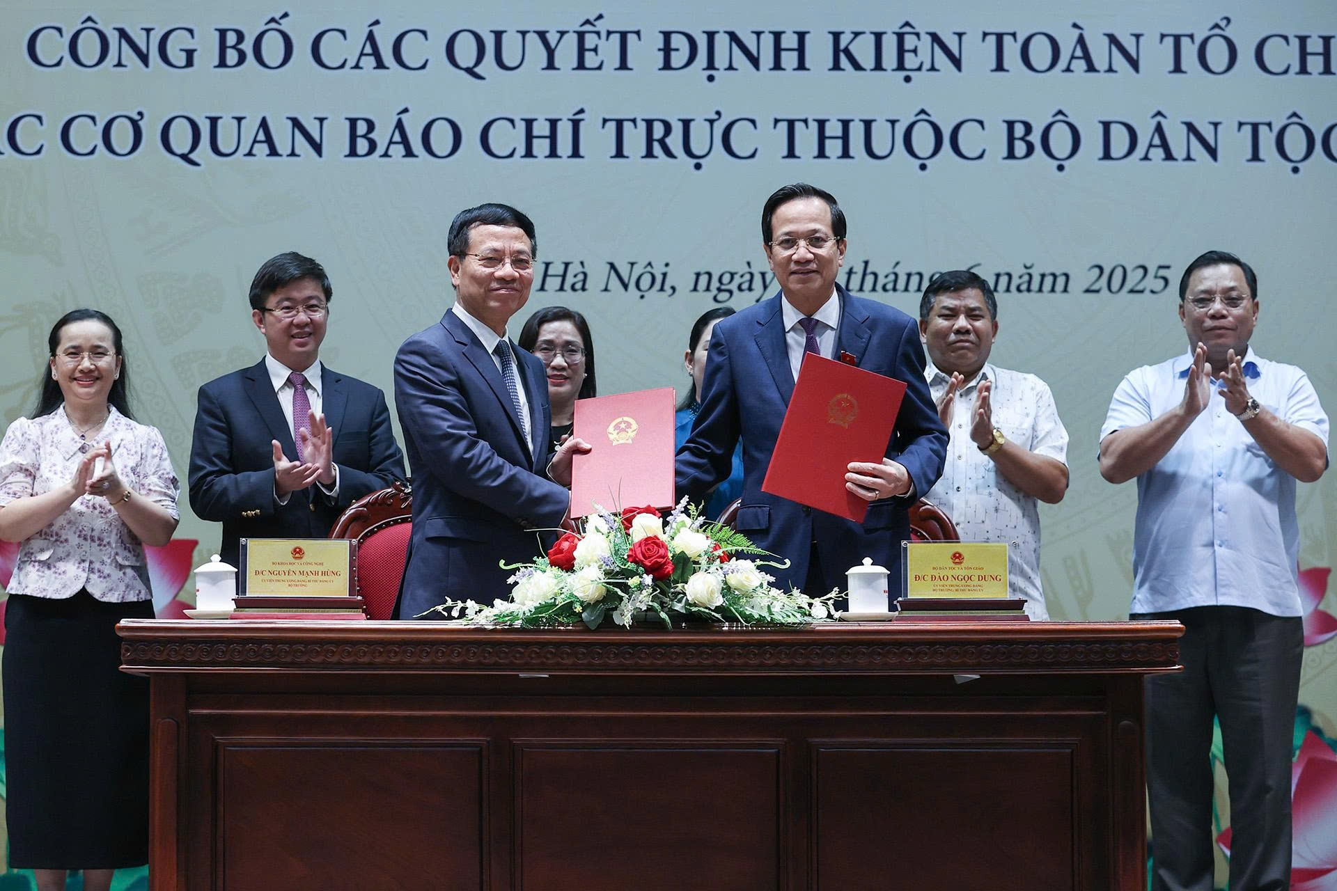 'Báo chí hãy góp phần quy tụ sức mạnh toàn dân tộc, tạo ra một Việt Nam đồng lòng, đa sắc'