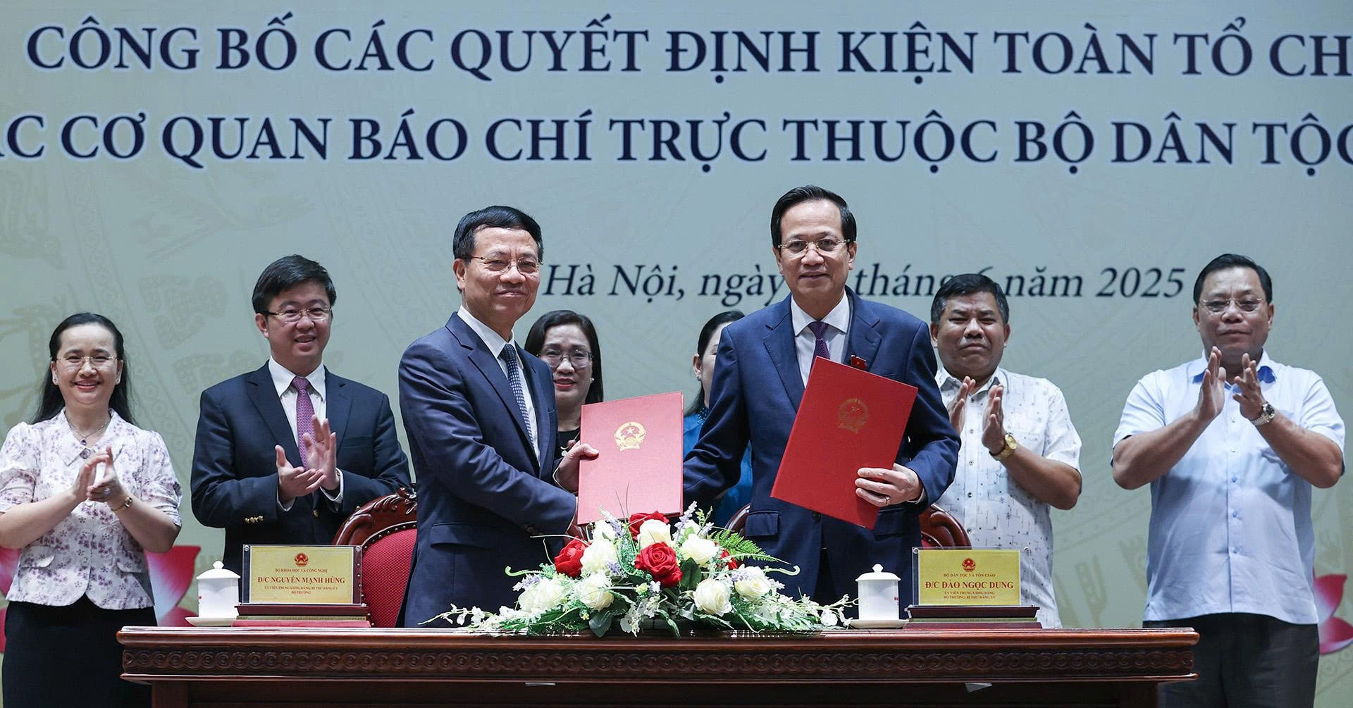 'Báo chí hãy góp phần quy tụ sức mạnh toàn dân tộc, tạo ra một Việt Nam đồng lòng, đa sắc'