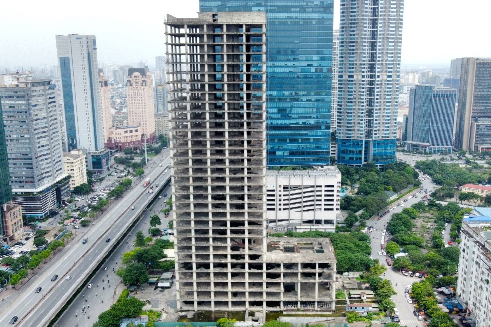 Bộ Xây dựng chỉ đạo ‘hồi sinh’ toà tháp nghìn tỷ trơ xương trên đất vàng Hà Nội