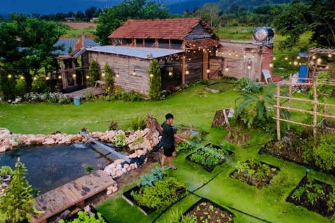 Chàng trai bỏ phố về Đắk Lắk, làm ngôi nhà gỗ đẹp như mơ giữa núi rừng