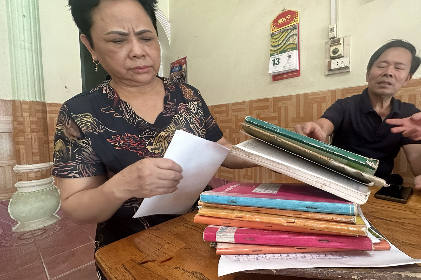 Chủ quán cơm ở Lào Cai: Cán bộ huyện, xã nợ nửa tỷ từ lúc mâm cỗ giá chỉ 100 ngàn