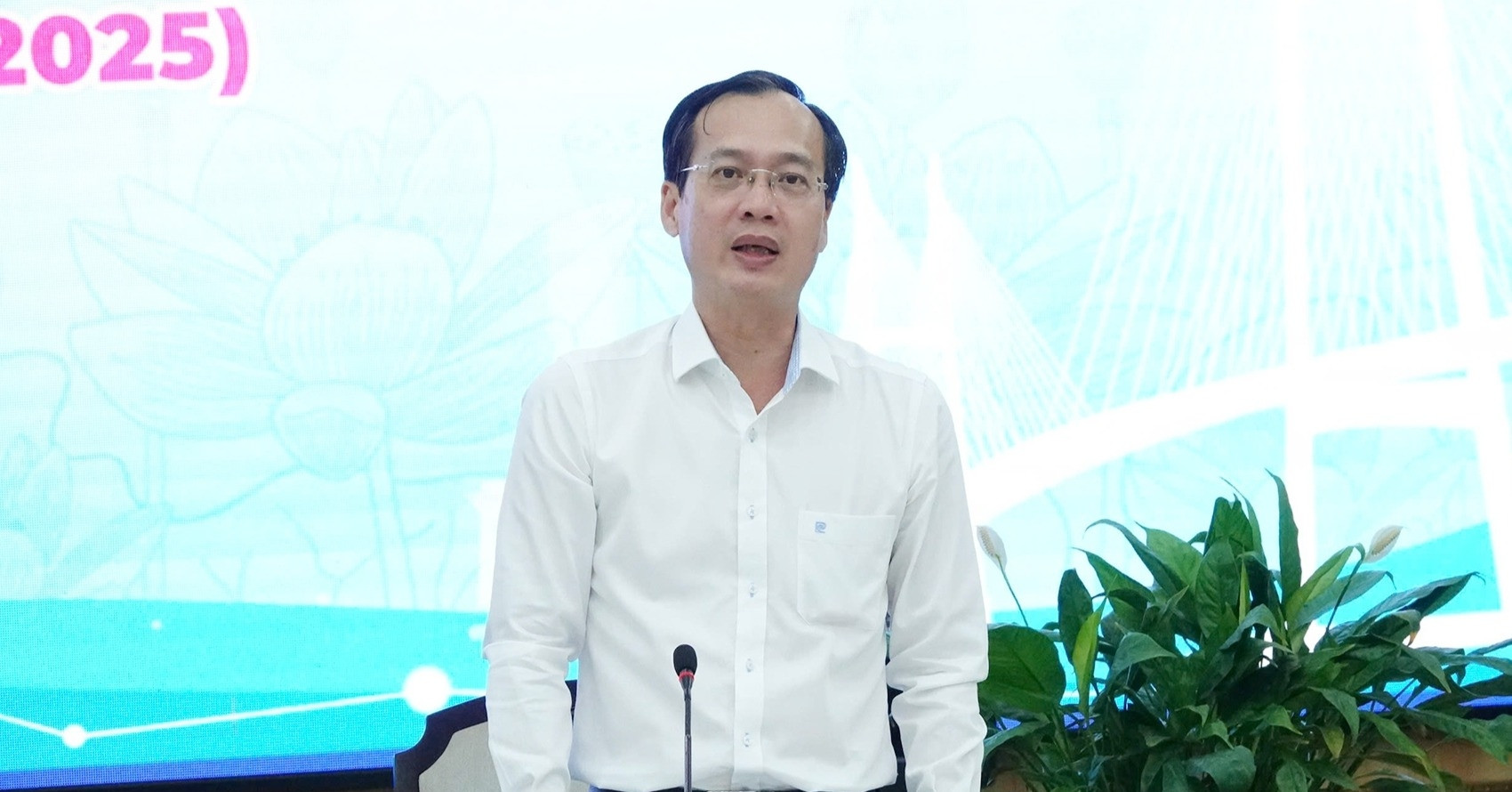 Chủ tịch Đồng Tháp muốn đi kiểm tra hết 102 phường, xã mới phải mất 25 tháng