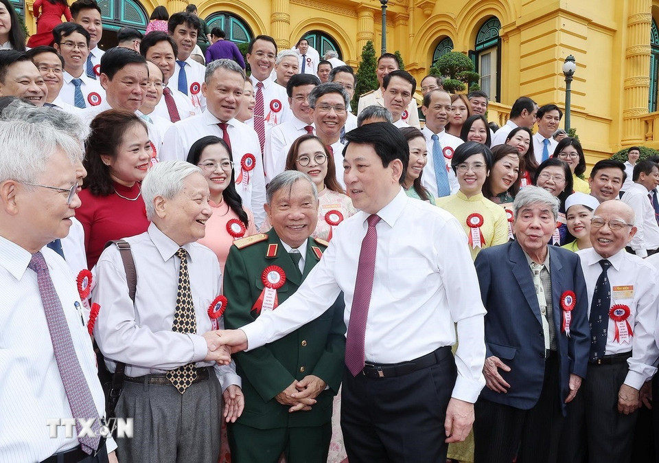 chu tich nuoc luong cuong gap mat cac nha bao tieu bieu toan quoc 8102669 2.jpg