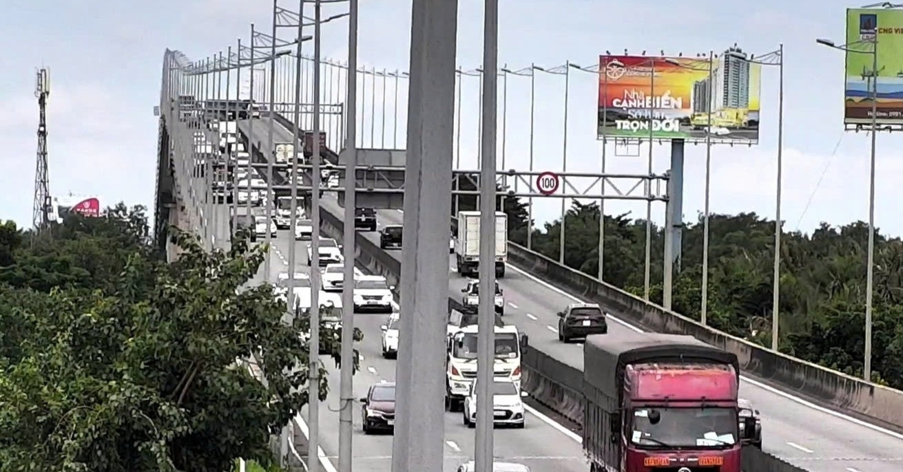 Vì sao hạn chế 'tốc độ 60km/h' ở đoạn cầu dài nhất cao tốc TPHCM - Long Thành?