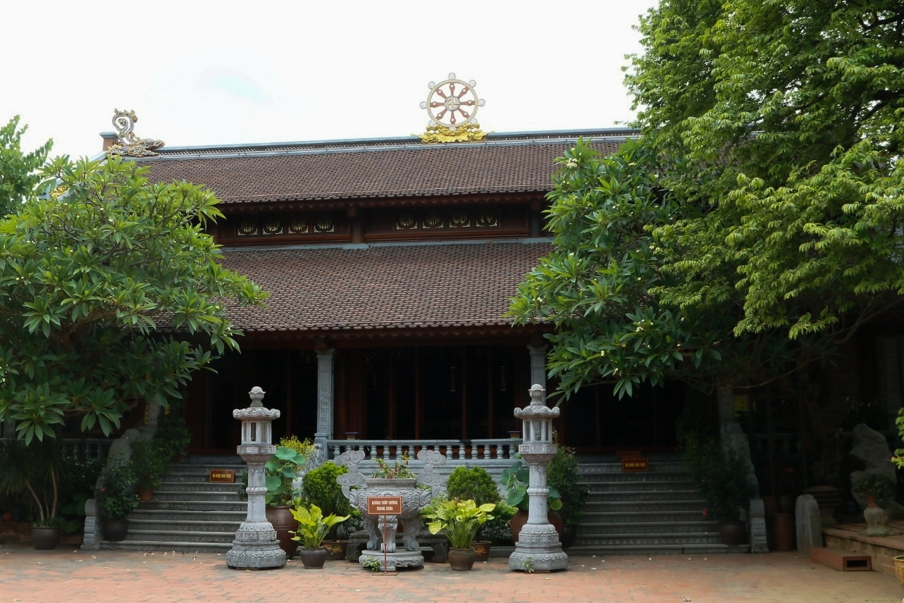 Ngôi chùa trên khu đất hình đầu rồng, sở hữu 2 cây di sản đầu tiên ở Ninh Bình