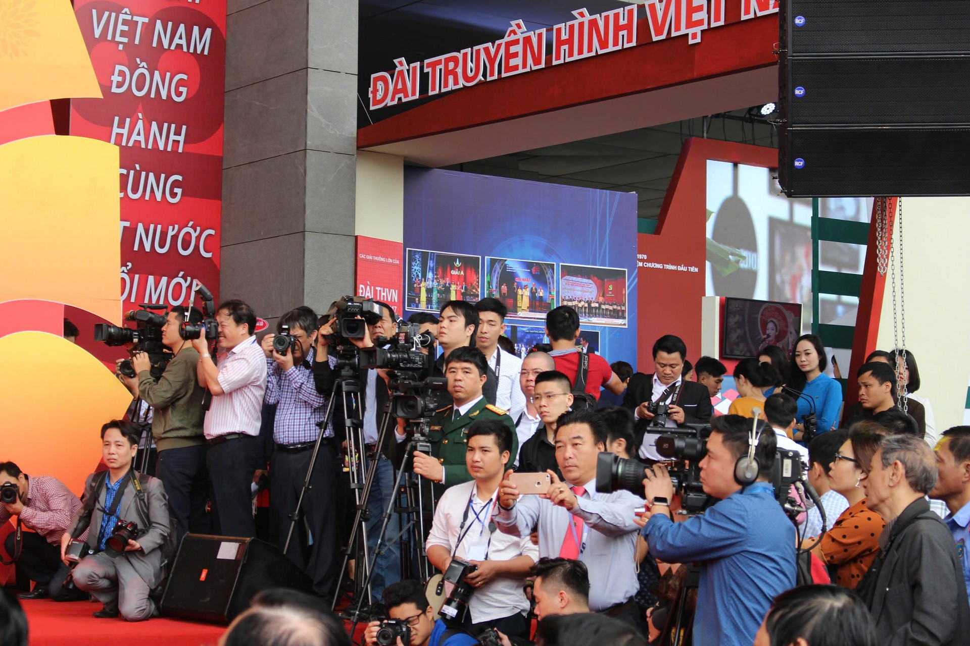 Tac nghiep bao chi.jpg