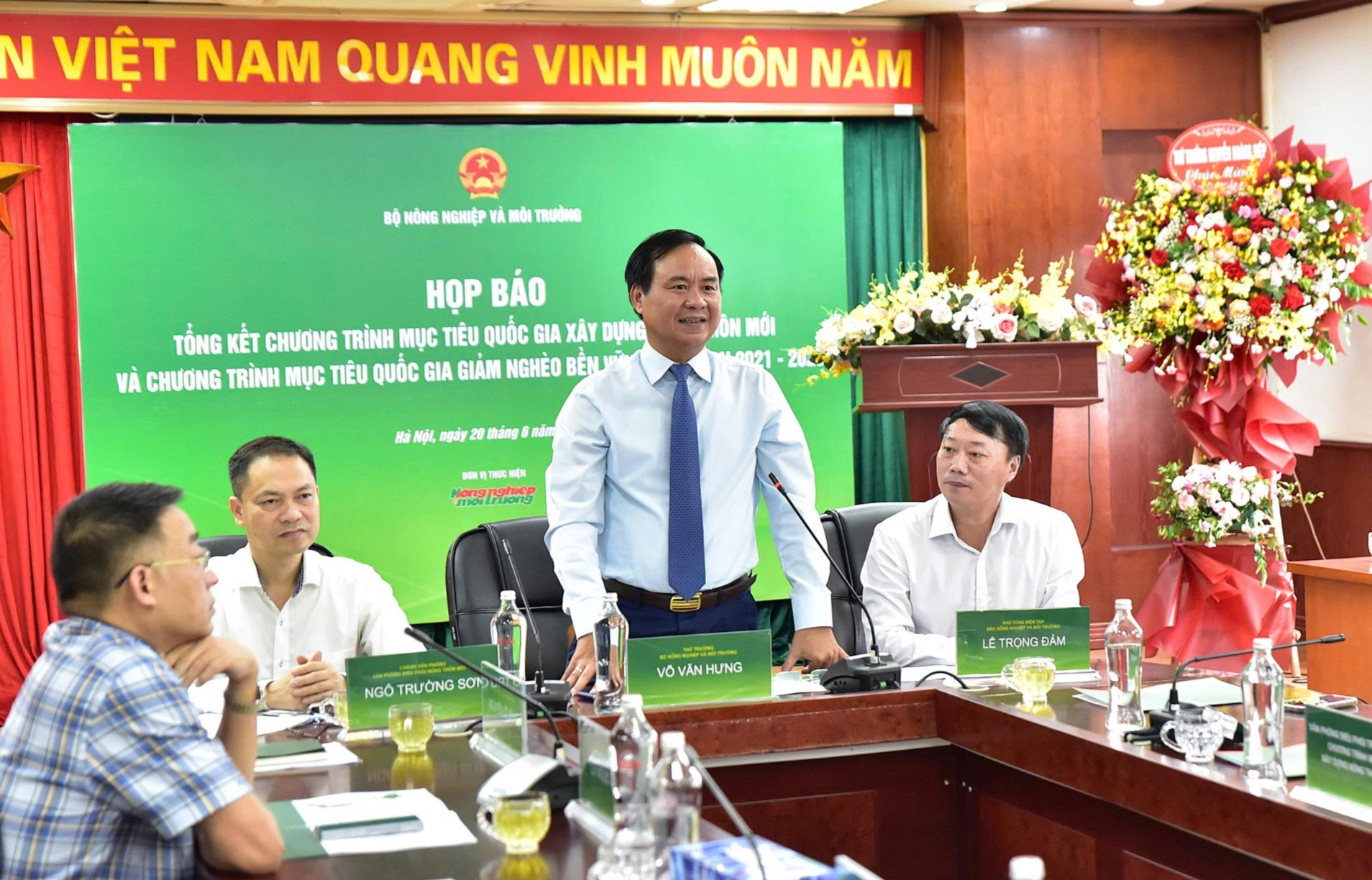 thứ trưởng Nong nghiệp và Môi trường .jpg