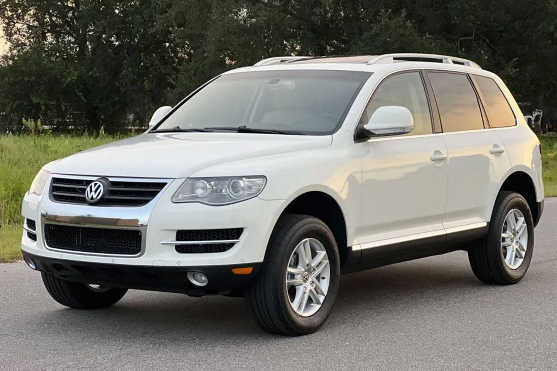 Volkswagen Touareg.jpg