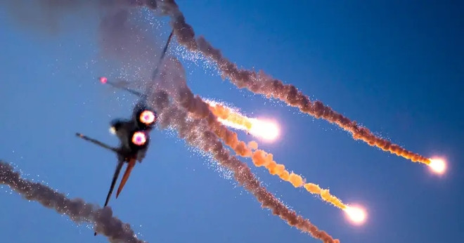 Vũ khí đáng gờm của Israel tấn công cơ sở hạt nhân Iran