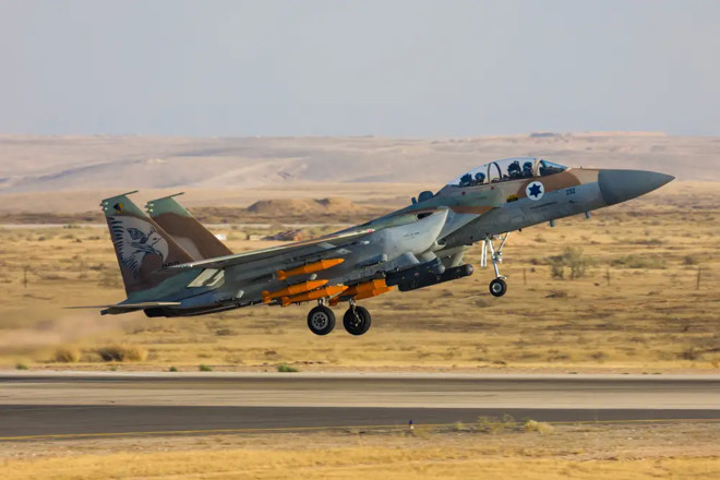 vu khi dang gom israel nham vao chuong trinh hat nhan iran .jpg