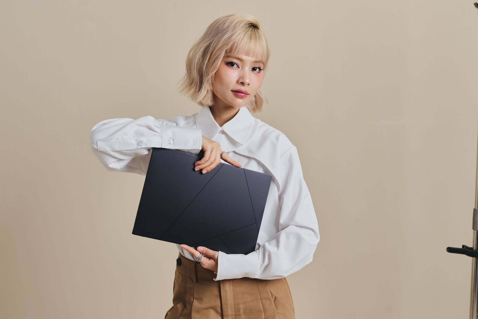 Zenbook A14, S16 và 14: Hiện thân của triết lý thiết kế chạm cảm xúc từ ASUS