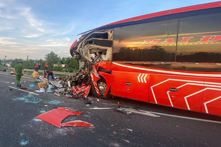 Bản tin sáng 21/6: Hàng loạt tai nạn thảm khốc do xe dừng, đỗ không đặt cảnh báo