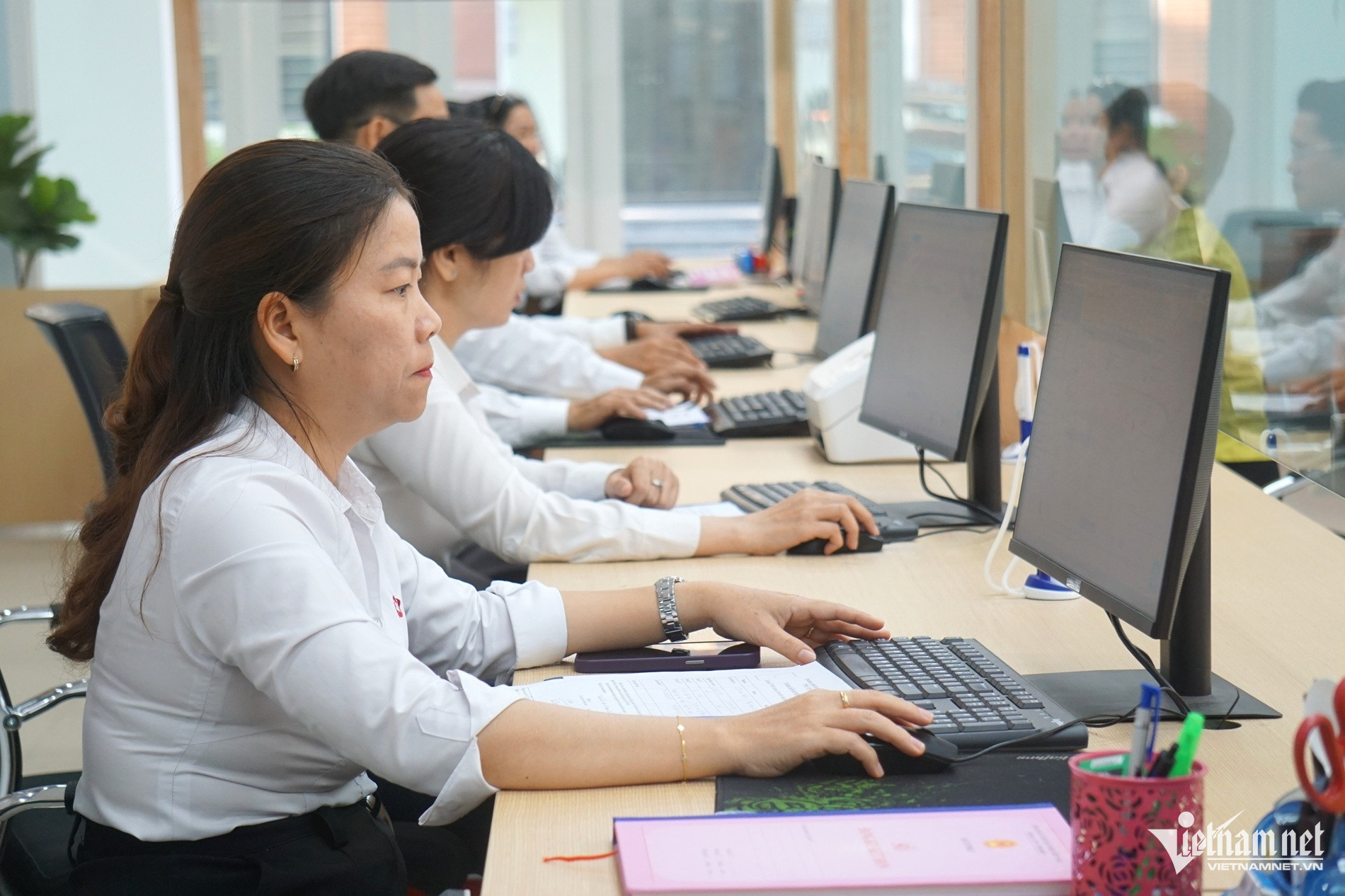 W-chinh quyen.JPG.jpg