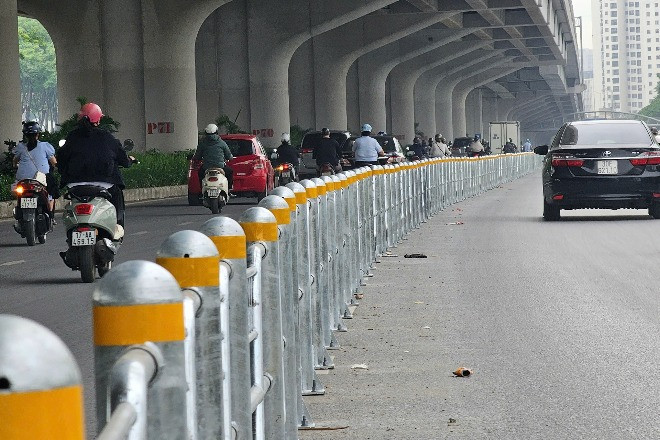 Phân làn xe máy trên tuyến Võ Chí Công, Phạm Văn Đồng gây ùn tắc, Hà Nội nói gì?