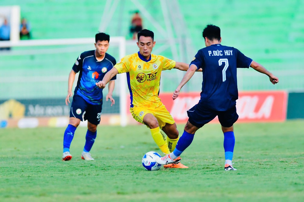 binh dinh vs ha noi.jpg