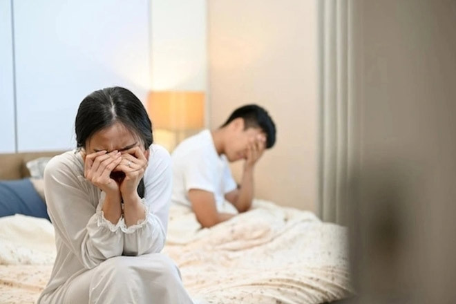 Chồng thản nhiên ngoại tình trên ô tô mua bằng tiền mượn bố mẹ vợ