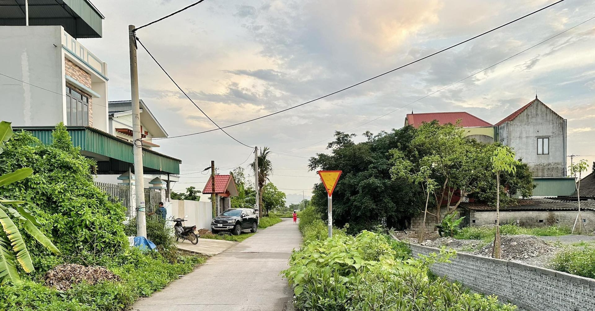 Đất có sổ đỏ nhưng chưa rõ mốc giới, đừng vội xây nhà