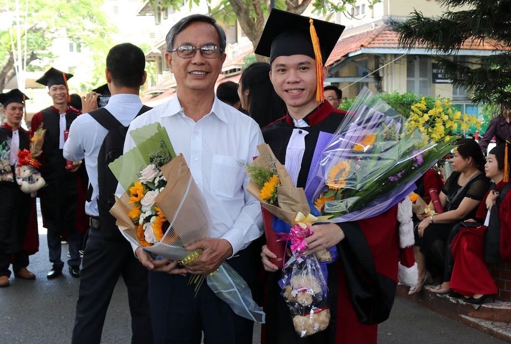 Giáo sư Lê Ngọc Thạch.jpg