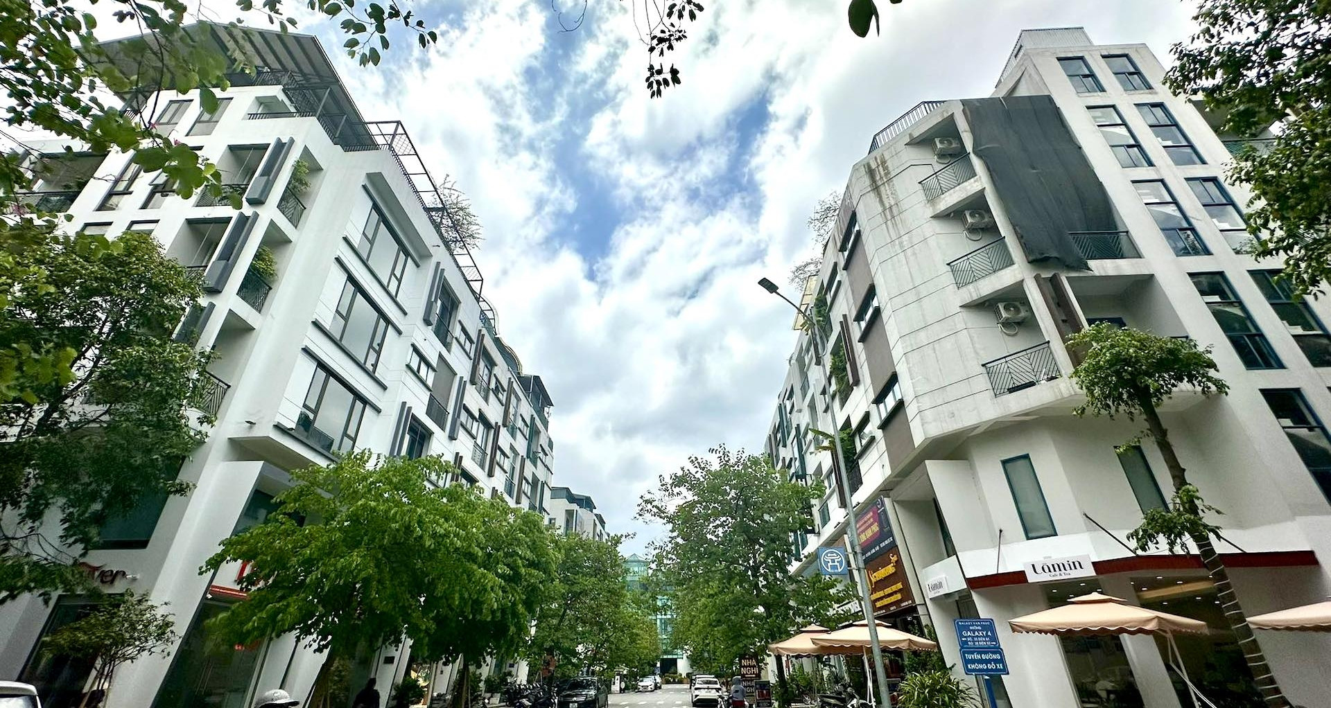 Cư dân khu đô thị ở Hà Nội ‘kêu trời’ phải mua điện giá cao gần 5.300 đồng/kWh