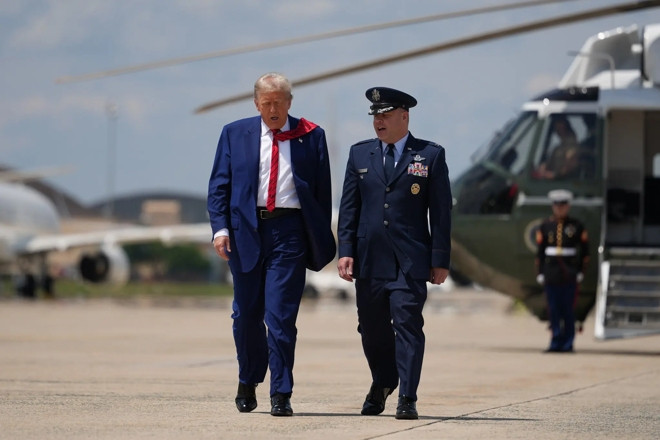 Mỹ tấn công 3 cơ sở hạt nhân Iran, loạt máy bay ném bom B-2 lên đường