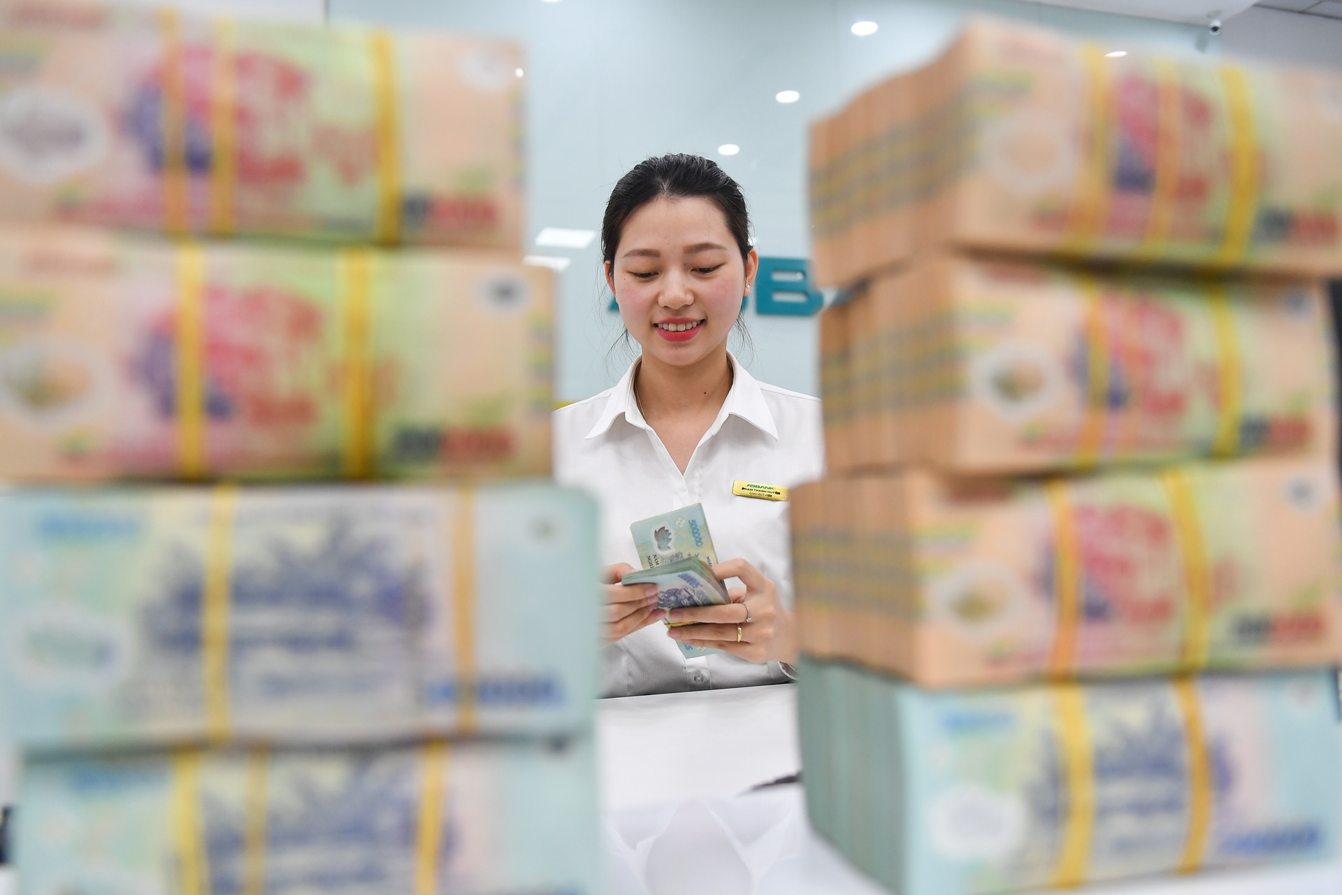 Ngưỡng không chịu thuế có thể lên 400 triệu/năm; đại gia góp thêm 7.800 tỷ làm đường sắt