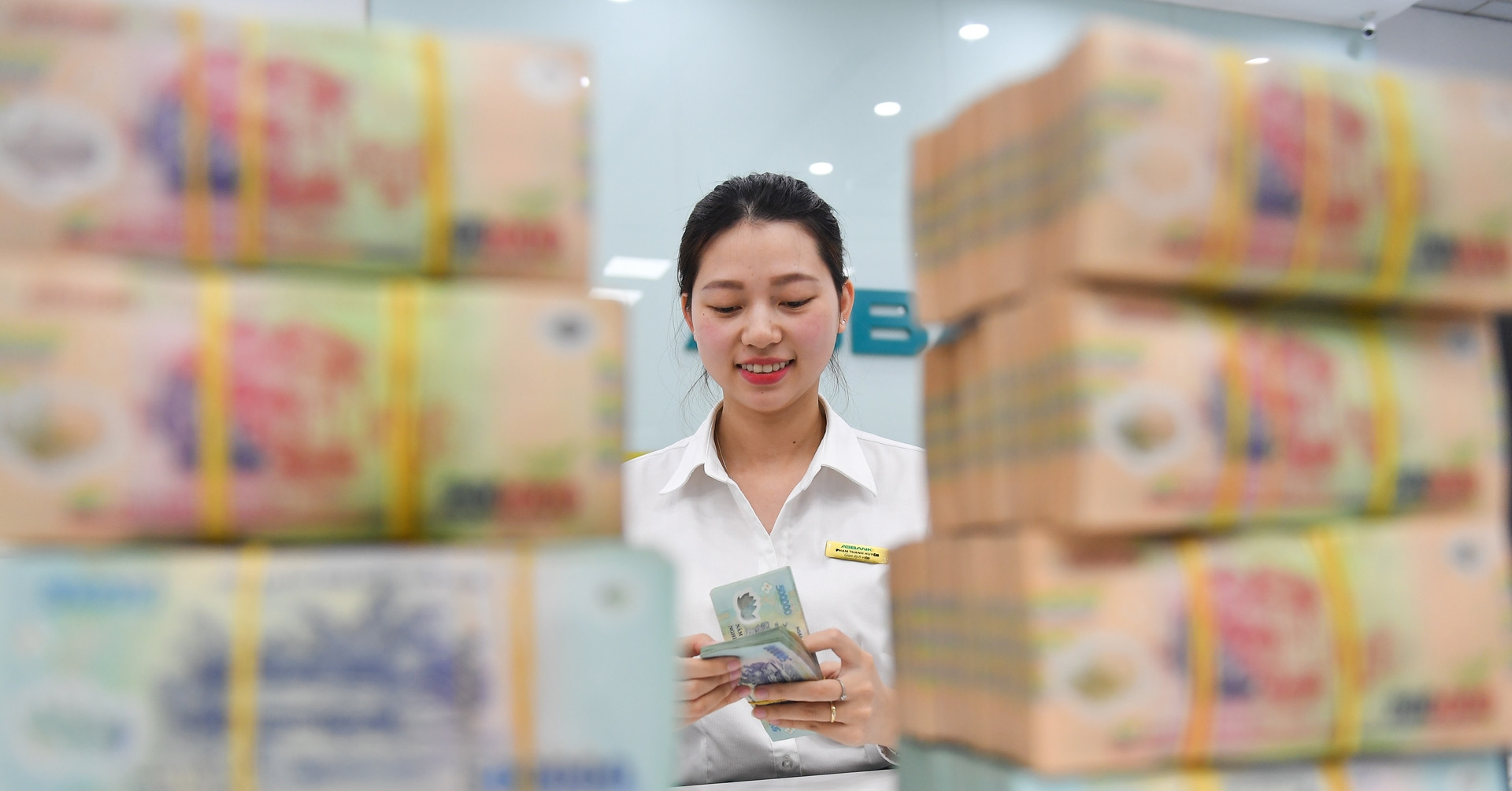 Ngưỡng không chịu thuế có thể lên 400 triệu/năm; đại gia góp thêm 7.800 tỷ làm đường sắt