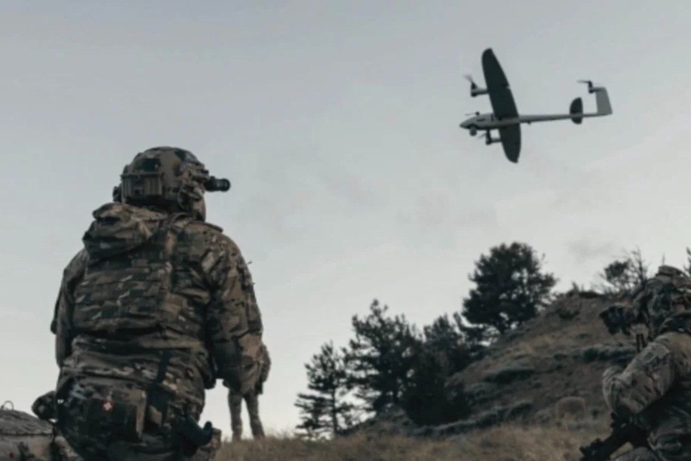 Nga tập kích sân bay quân sự Ukraine bằng tên lửa, UAV hạng nặng