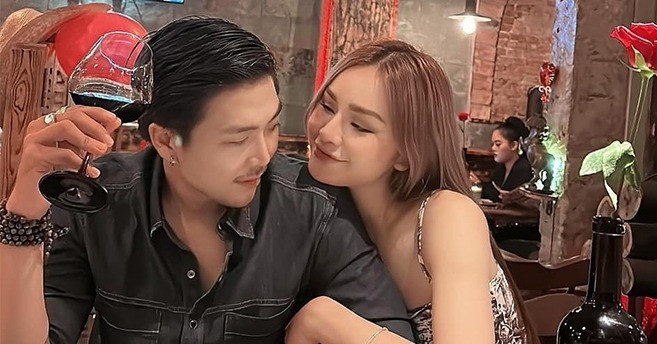 Người mẫu Lê Thu Trang khóc như mưa vì được diễn viên Quang Sơn quỳ gối cầu hôn