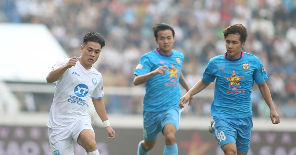 Trực tiếp vòng cuối V-League: Bình Định bị thủng lưới, Nam Định mở điểm