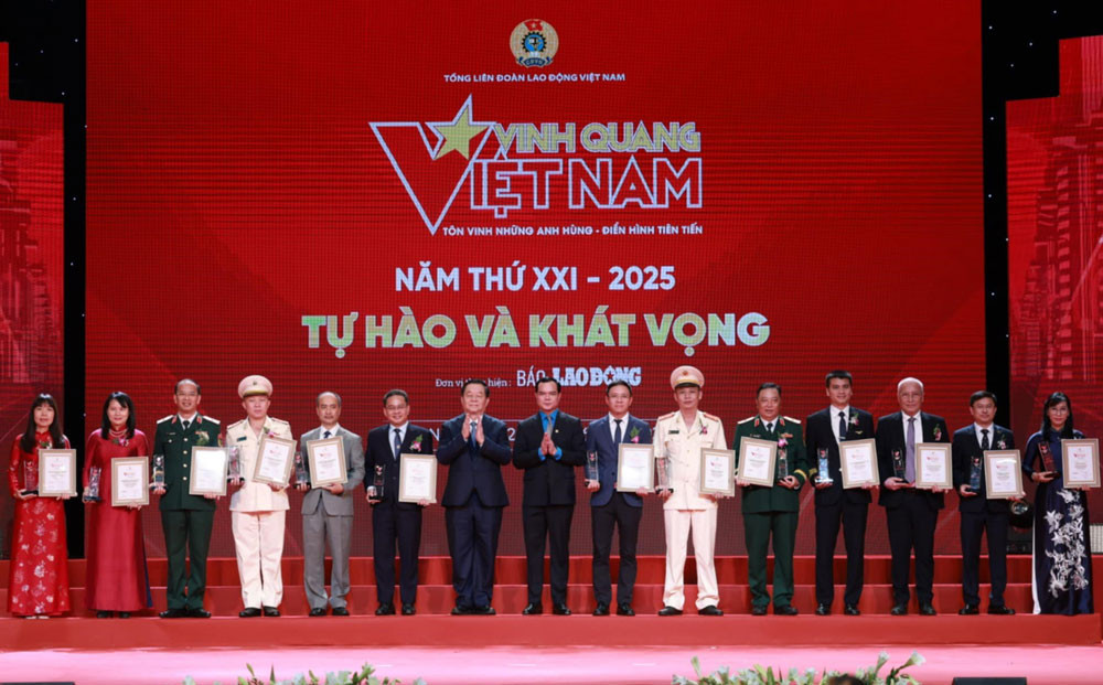 vinh quang 1.jpg
