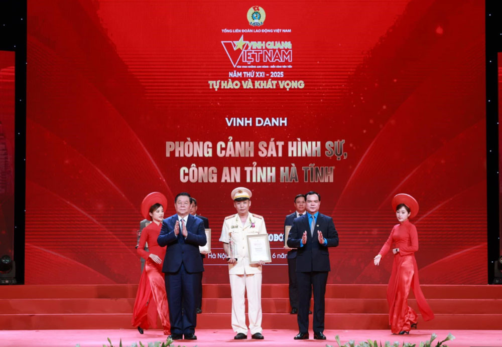 vinh quang 2.jpg
