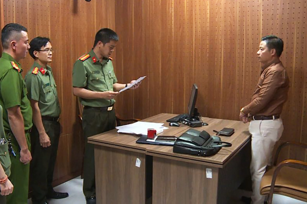 Khởi tố vụ án hình sự Lừa đảo chiếm đoạt tài sản, bắt tạm giam Chủ tịch Công ty nước GMT