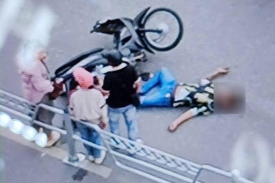 Bản tin chiều 23/6: Đâm thẳng vào rào phân làn, tài xế bị chấn thương sọ não