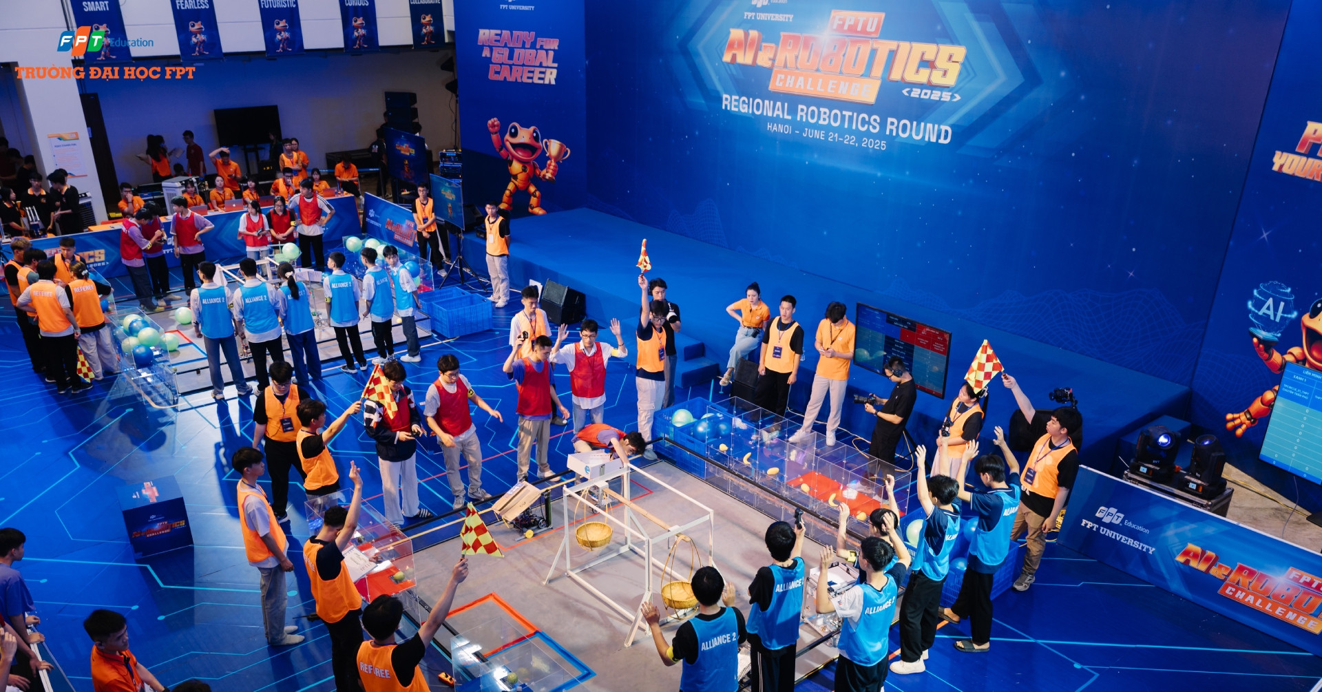 75 đội THPT tranh tài kịch tính tại vòng loại Robotics FARC 2025 khu vực Hà Nội