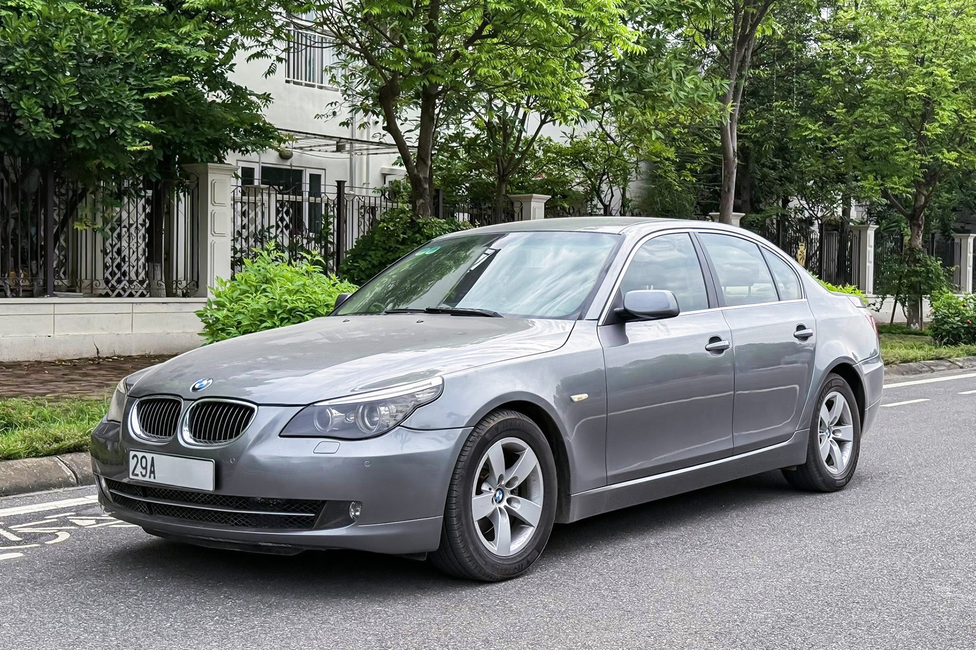 bmw 523i 1.jpg