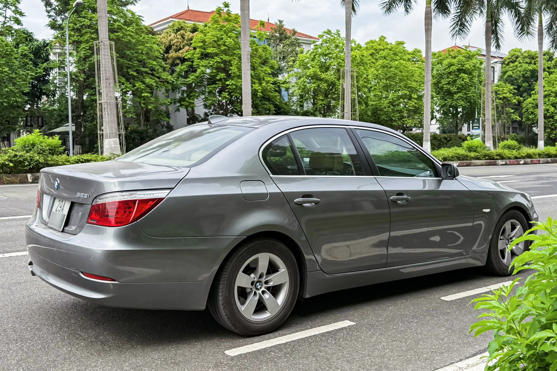 bmw 523i 2.jpg
