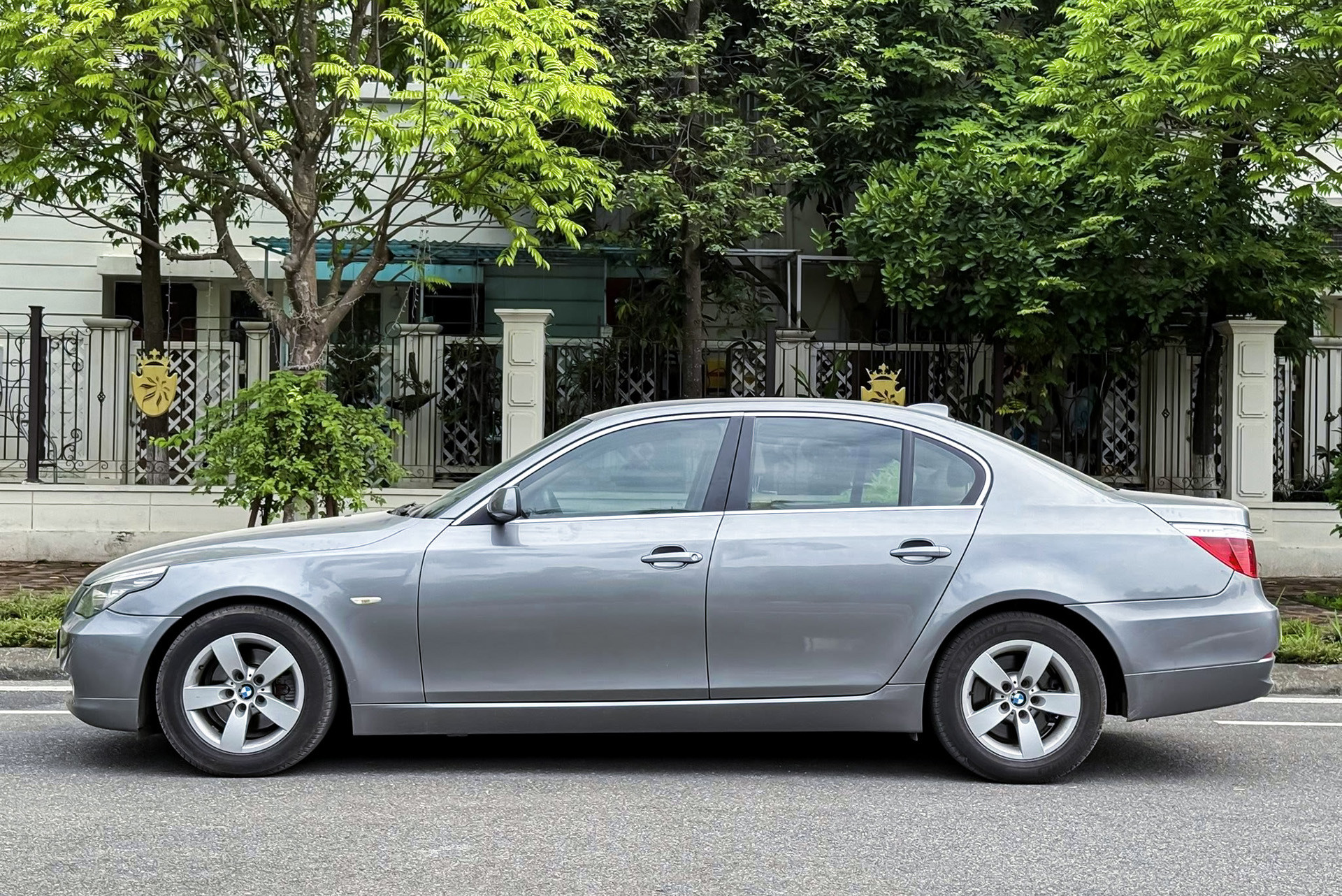 bmw 523i 5.jpg